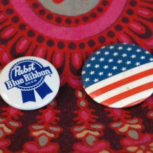 Collector buttons Pabst Blue Ribbon American Flag